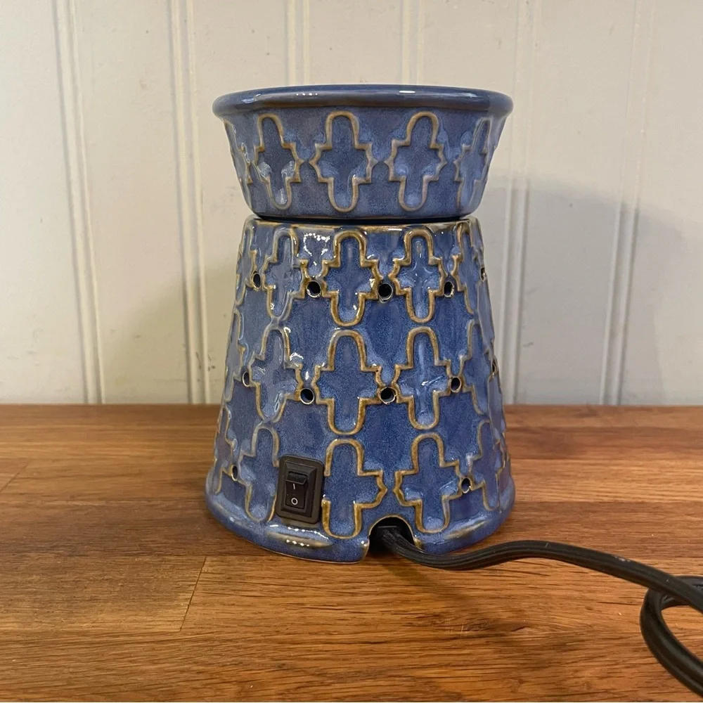 Retired PartyLite “Garden Gate” ScentGlow Wax Warmer - Picture 3 of 6